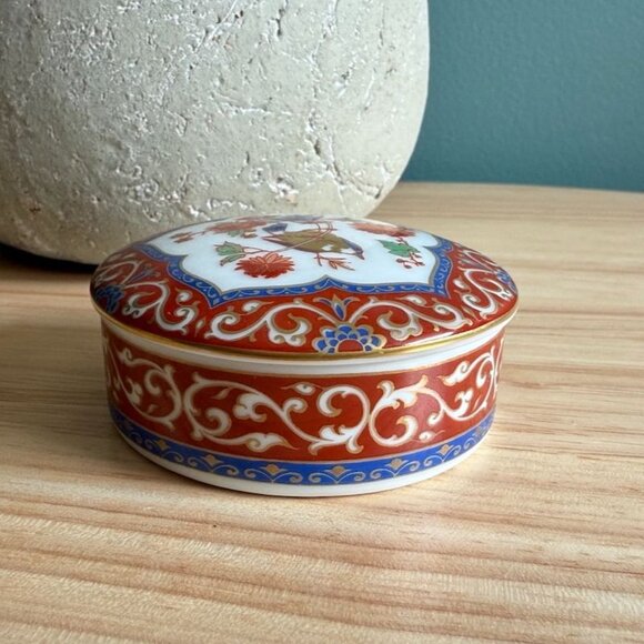 Vintage Kaiser W Germany Porcelain Trinket Box With Floral & Scroll Design Red G - Picture 4 of 10